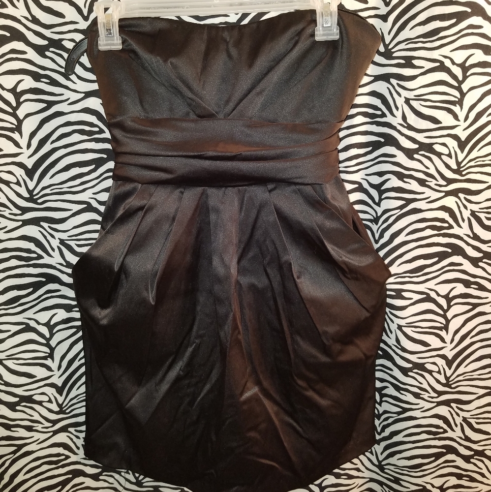 Women's Strapless Dress - Picture 2 of 7